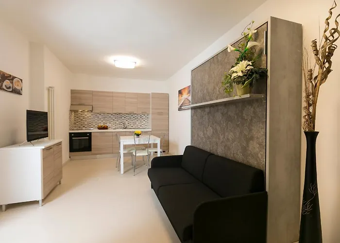 Residenza Riva Azzurra מלון דירות