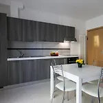 Residenza Riva Azzurra 아파트호텔 3*