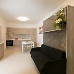 Residenza Riva Azzurra 아파트호텔