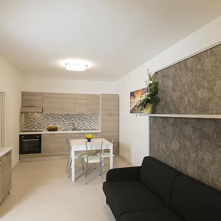 Residenza Riva Azzurra Apartahotel 2*