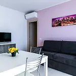 Residenza Riva Azzurra Apartahotel 3*