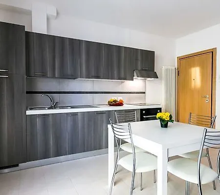 Ξενοδοχείο με διαμερίσματα Residenza Riva Azzurra 3*