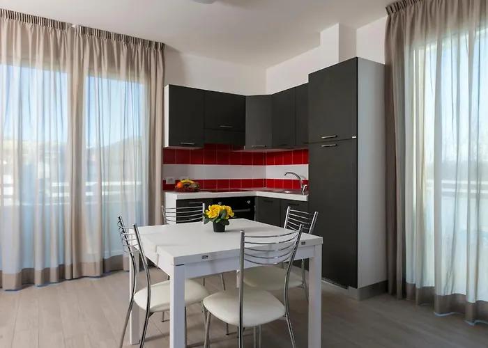 Residenza Riva Azzurra 公寓式酒店 里米尼